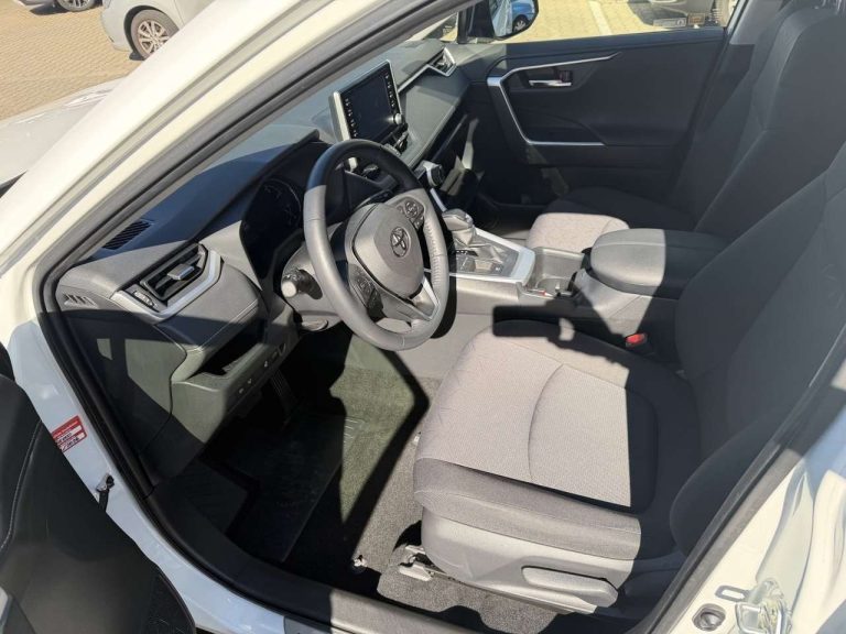 Toyota RAV4 2.5 Hybrid 4×2 Team Deutschland - photo 9