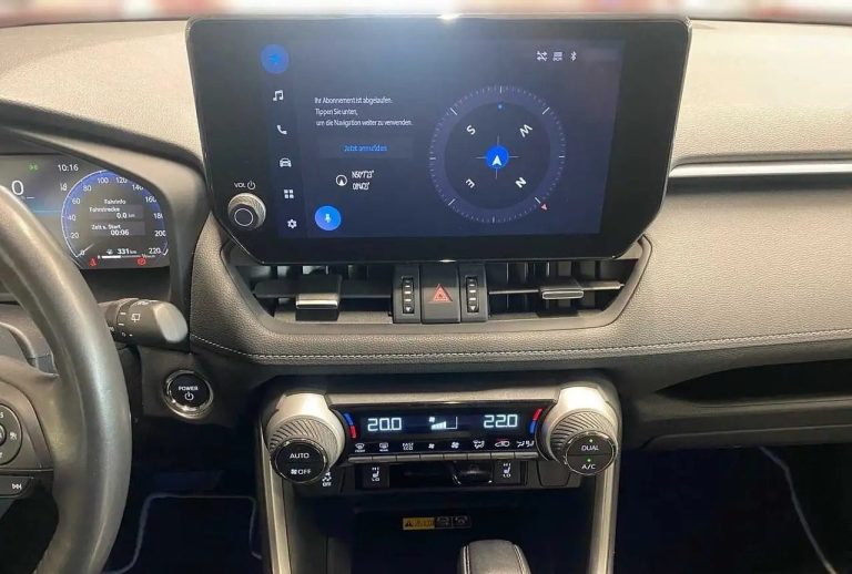Toyota RAV4 2.5 Hybrid Team Deutschland - photo 12