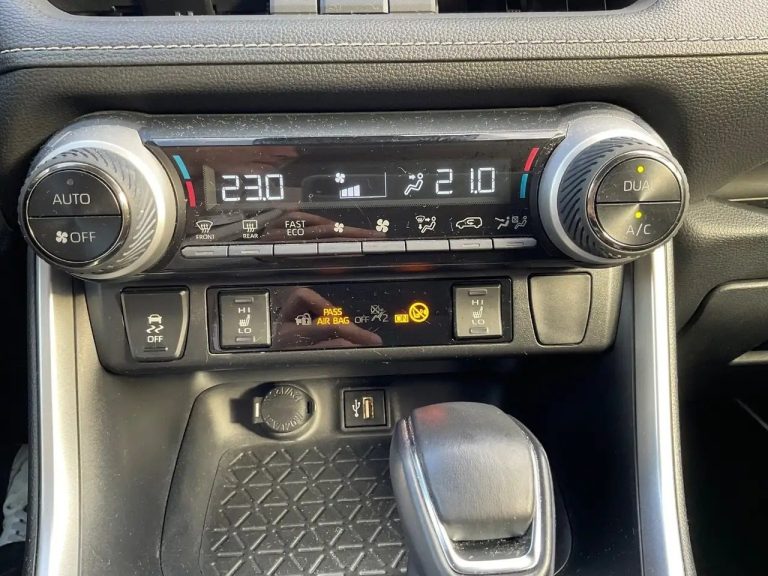 Toyota RAV4 2.5 Hybrid Team D - photo 18