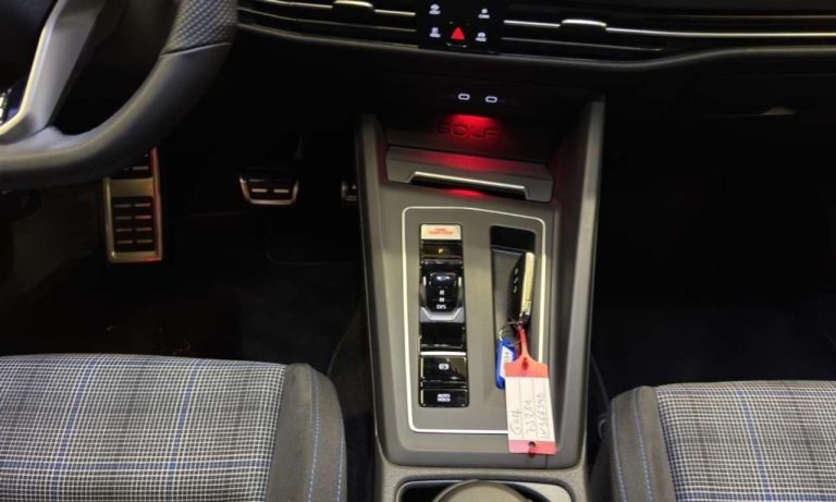 Volkswagen Golf GTE 1.4 TSI eHybrid - photo 12