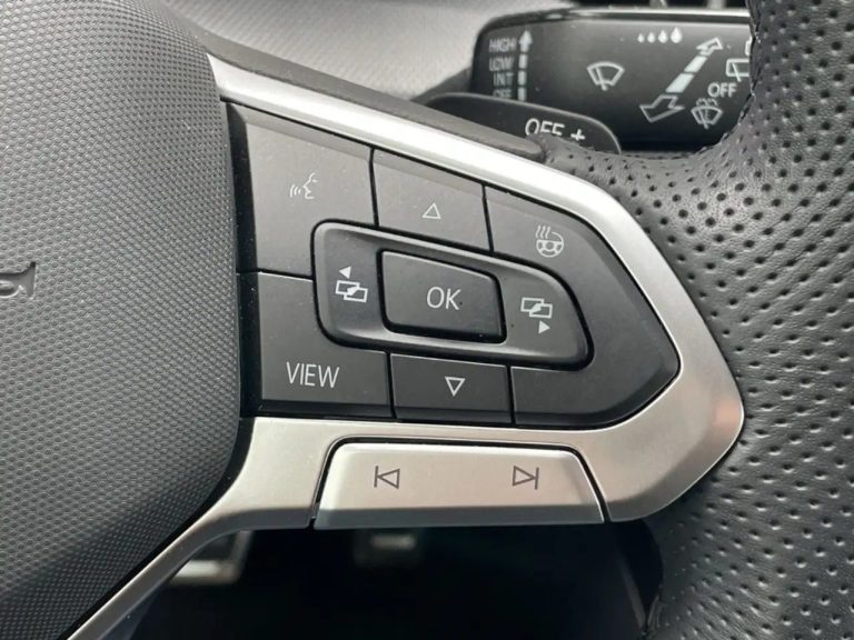 Volkswagen Golf Variant 2.0 TDI DSG R-Line - photo 11
