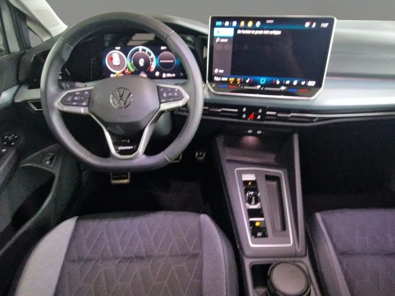 Volkswagen Golf 1.5 eHybrid DSG - photo 10