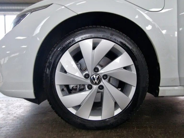 Volkswagen Golf 1.5 eHybrid DSG - photo 11