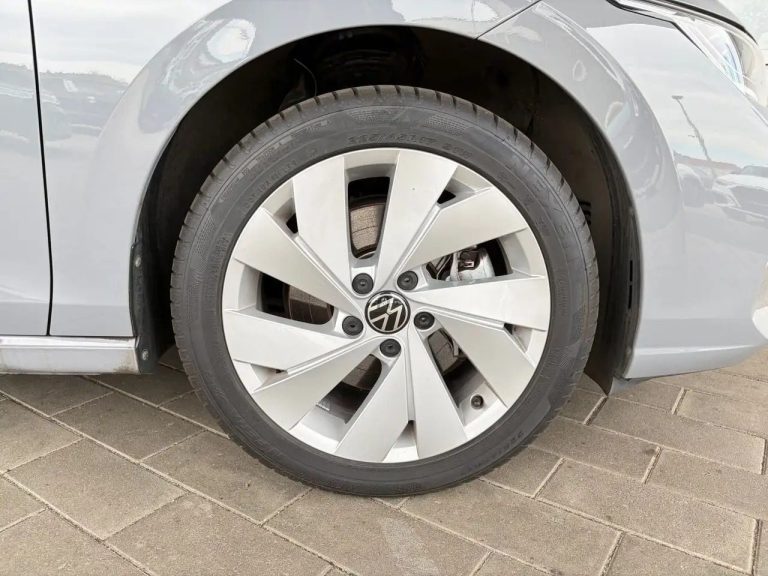 Volkswagen Golf Life 1.5 TSI eHybrid DSG - photo 12