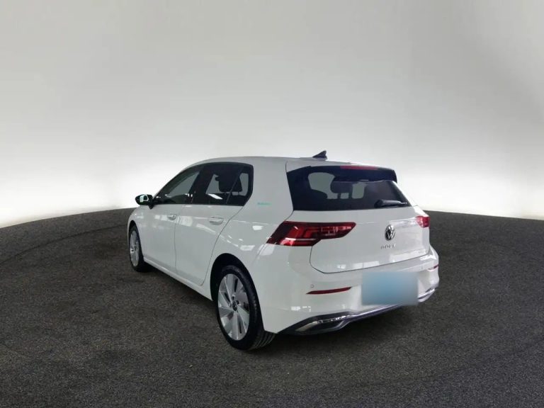 Volkswagen Golf 1.5 eHybrid DSG - photo 2