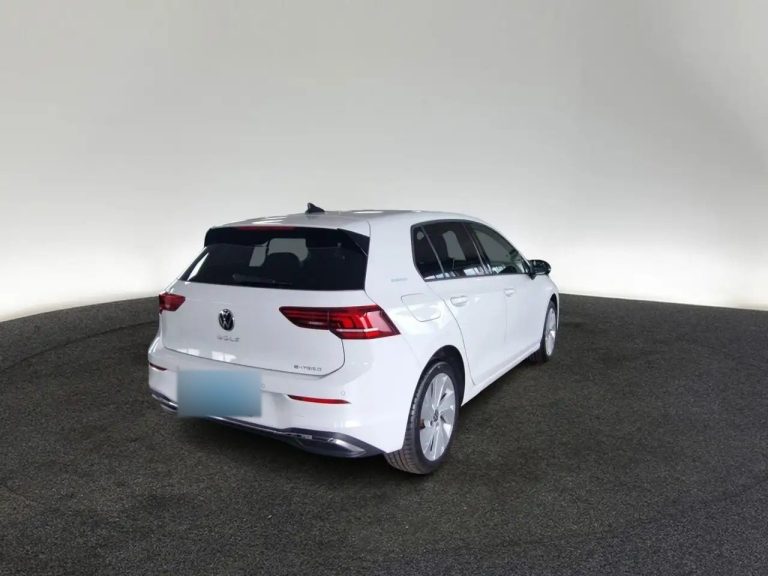 Volkswagen Golf 1.5 eHybrid DSG - photo 3