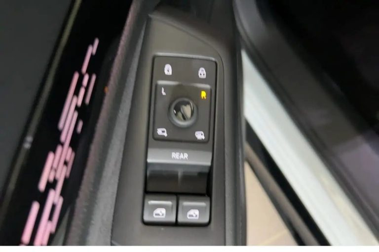 Volkswagen ID.7 Pro 210 kW - photo 12