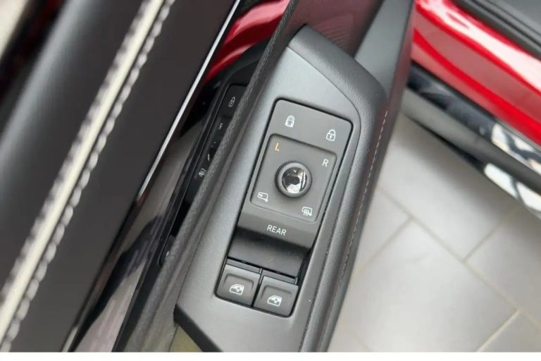Volkswagen ID.7 Pro 210 kW - photo 12
