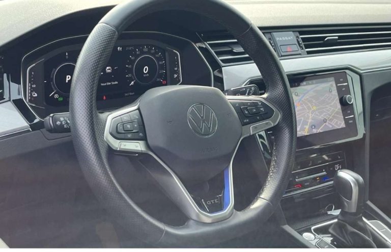 Volkswagen Passat Variant GTE - photo 11
