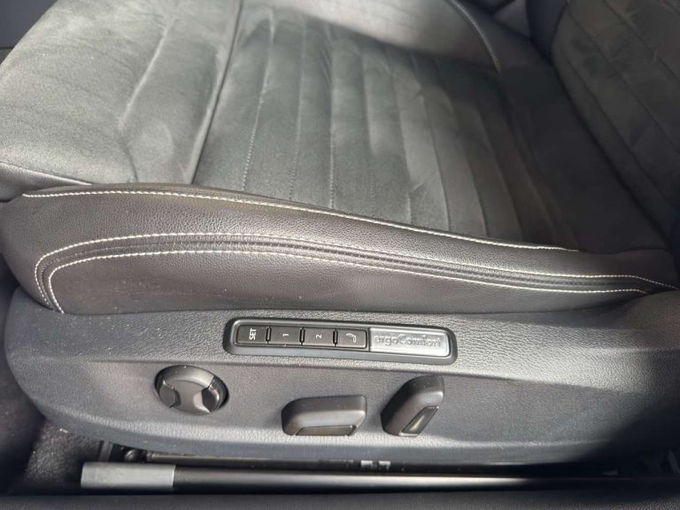 Volkswagen Passat Variant GTE - photo 11