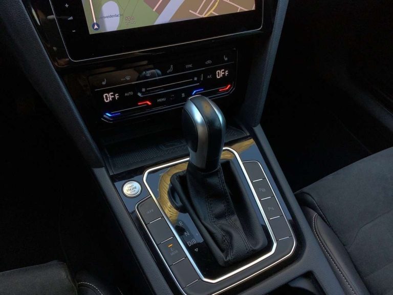 Volkswagen Passat Variant GTE - photo 13