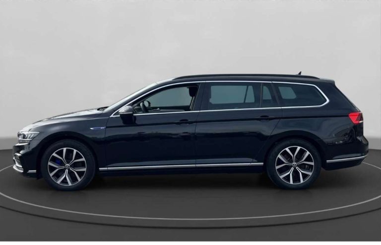 Volkswagen Passat Variant GTE - photo 2
