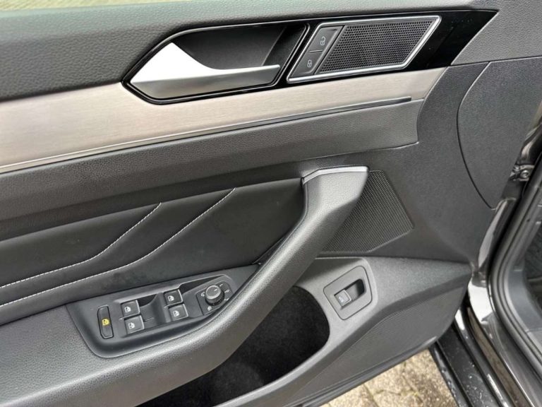 Volkswagen Passat Variant 2.0 TDI DSG Elegance - photo 12