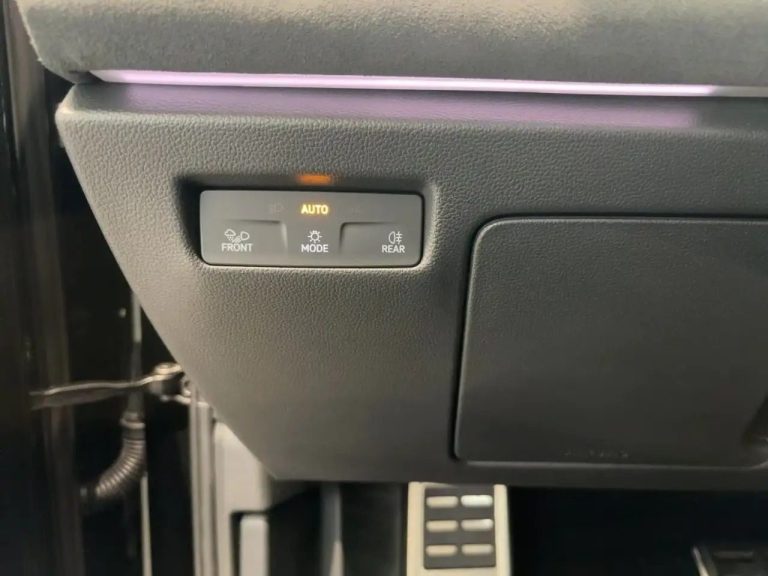 Volkswagen Passat Variant 1.5 eHybrid R-Line DSG - photo 13