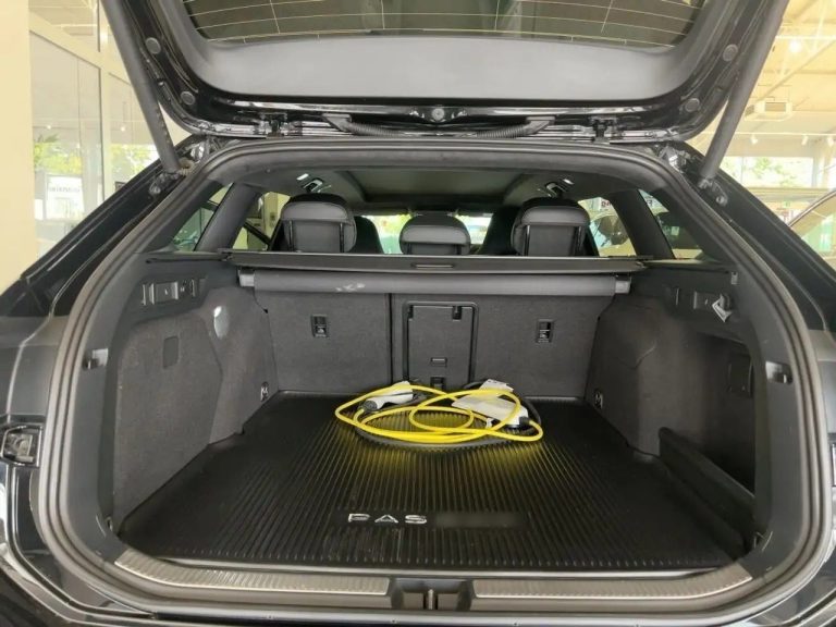 Volkswagen Passat Variant 1.5 eHybrid R-Line DSG - photo 5