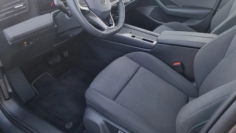 Volkswagen Passat 1.5 eTSI DSG - photo 10
