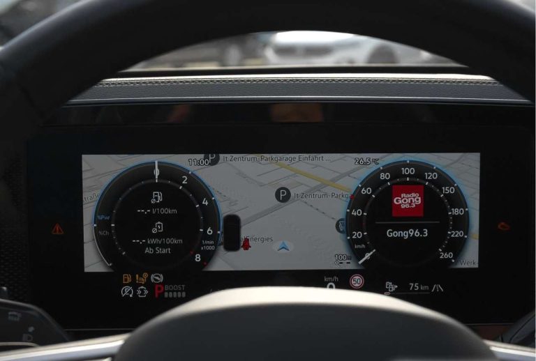 Volkswagen Passat Variant 1.5 TSI eHybrid Business - photo 12
