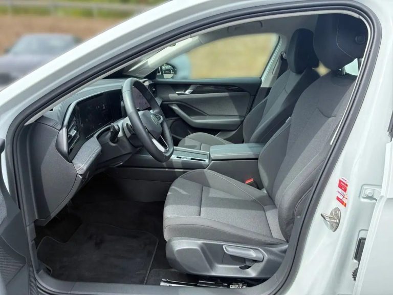 Volkswagen Passat Variant 1.5 eHybrid DSG - photo 12