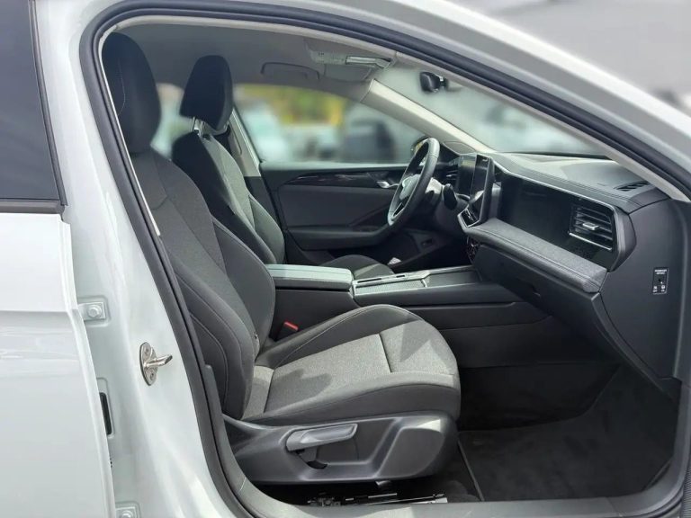 Volkswagen Passat Variant 1.5 eHybrid DSG - photo 13