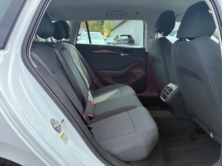 Volkswagen Passat Variant 1.5 eHybrid DSG - photo 14