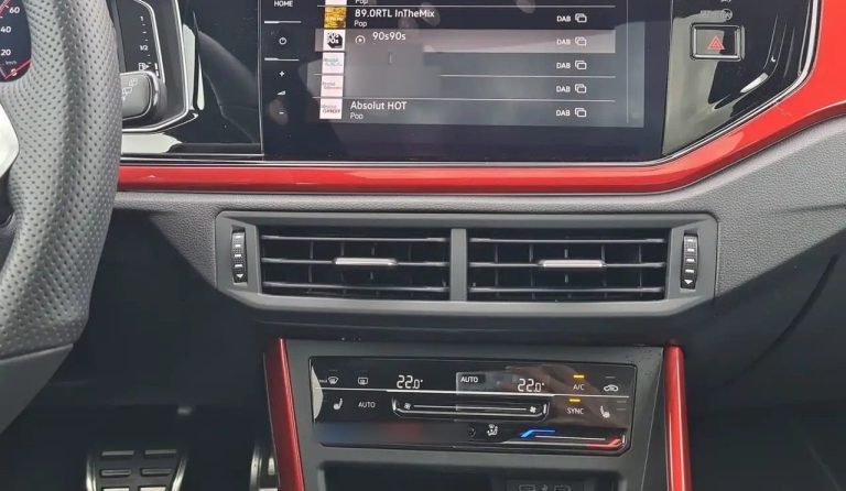 Volkswagen Polo GTI 2.0 TSI DSG - photo 18