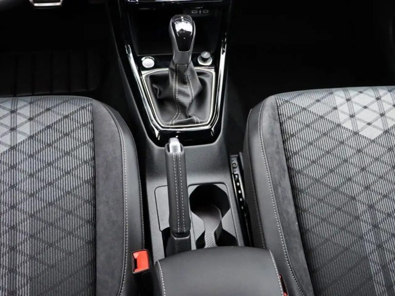 Volkswagen T-Cross R-Line 1.5 TSI OPF DSG - photo 9