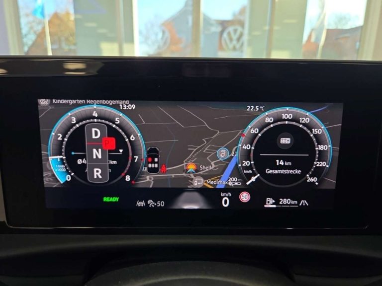 Volkswagen T-Roc R-Line 1.5 eTSI DSG - photo 8
