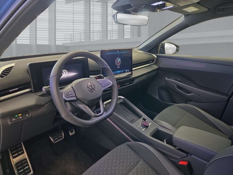 Volkswagen T-Roc R-Line 1.5 eTSI DSG - photo 9