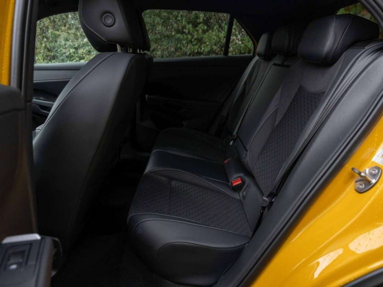Volkswagen T-Roc 1.5 eTSI DSG R-Line - photo 11