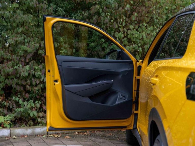 Volkswagen T-Roc 1.5 eTSI DSG R-Line - photo 12