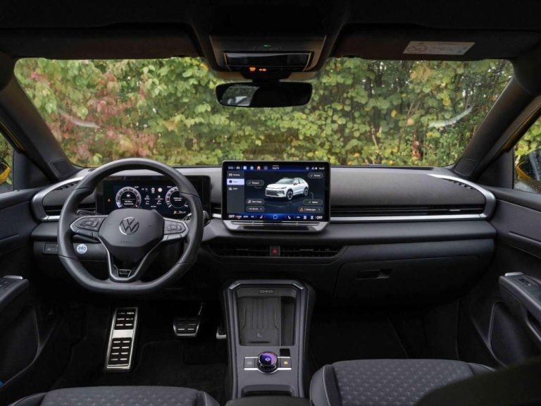 Volkswagen T-Roc 1.5 eTSI DSG R-Line - photo 7