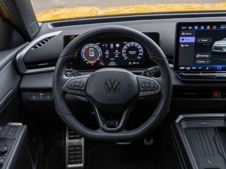Volkswagen T-Roc 1.5 eTSI DSG R-Line - photo 9