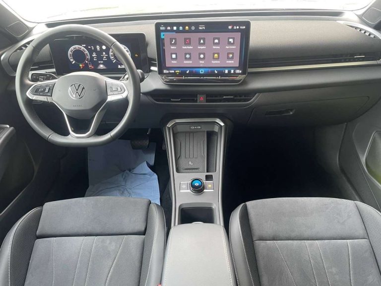 Volkswagen T-Roc 1.5 eTSI DSG Style - photo 9