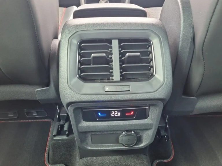 Volkswagen Tiguan 2.0 TDI Urban Sport - photo 17