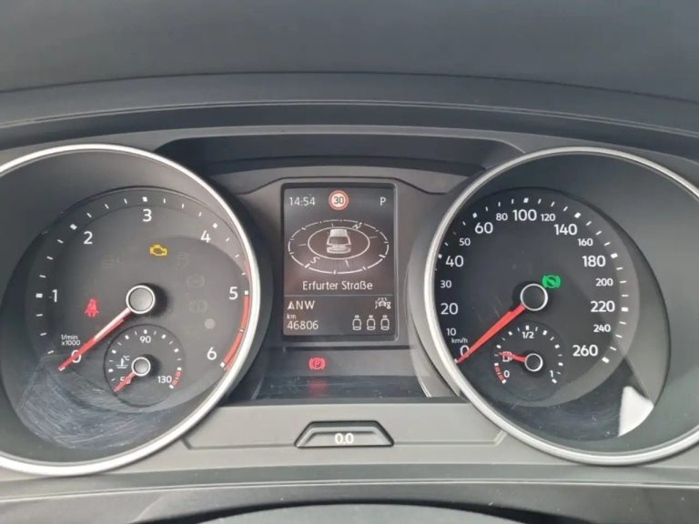 Volkswagen Tiguan 2.0 TDI Urban Sport - photo 9