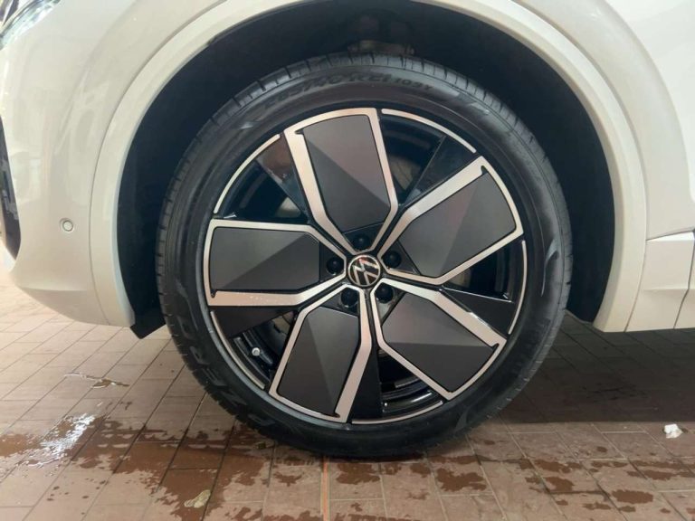 Volkswagen Touareg 3.0 V6 TSI eHybrid 4MOTION - photo 11