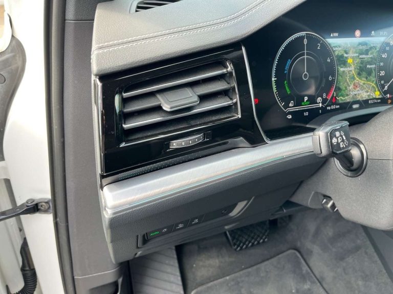 Volkswagen Touareg 3.0 V6 TSI eHybrid 4MOTION Elegance - photo 10