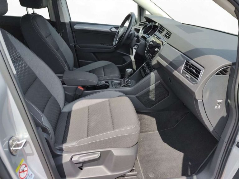 Volkswagen Touran 2.0 TDI DSG Active - photo 11