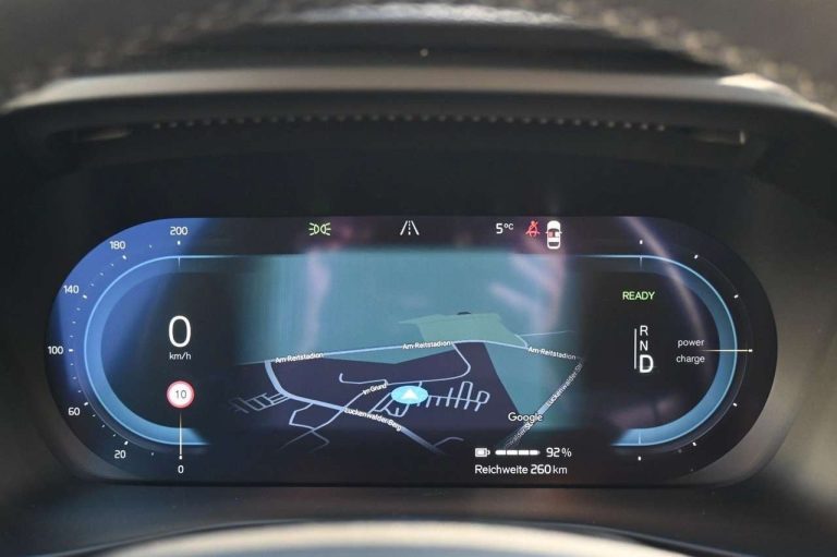Volvo C40 Recharge Pure Electric Plus - photo 12