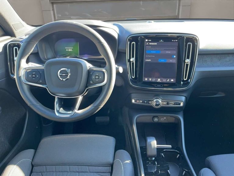 Volvo C40 Recharge Twin Motor AWD Core - photo 7