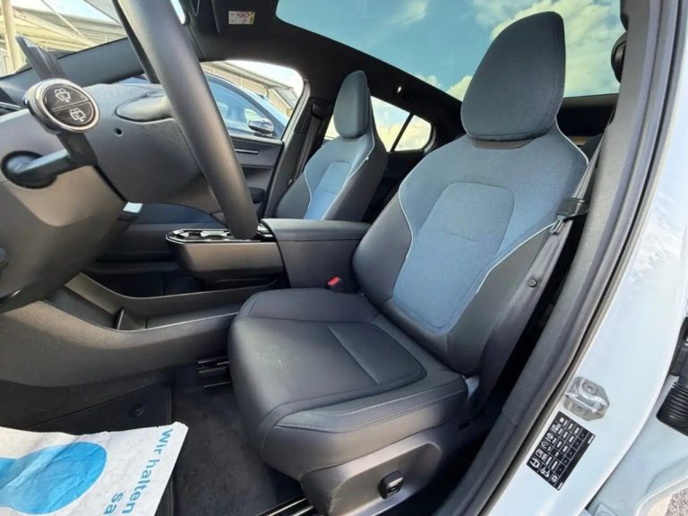 Volvo EX30 Twin Motor Performance AWD Ultra - photo 11