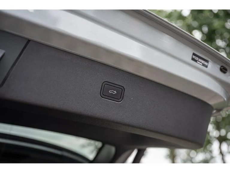 Volvo EX30 Extended Range Plus - photo 12