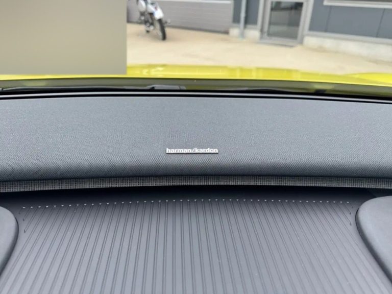 Volvo EX30 Extended Range Plus - photo 13