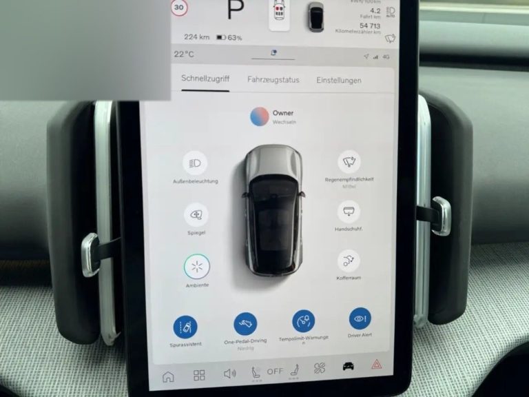 Volvo EX30 Extended Range Plus - photo 17