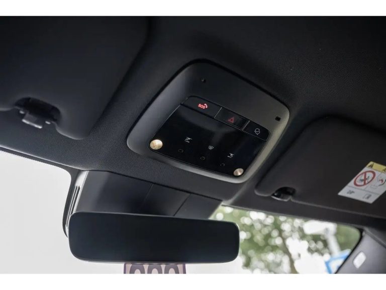 Volvo EX30 Extended Range Plus - photo 18