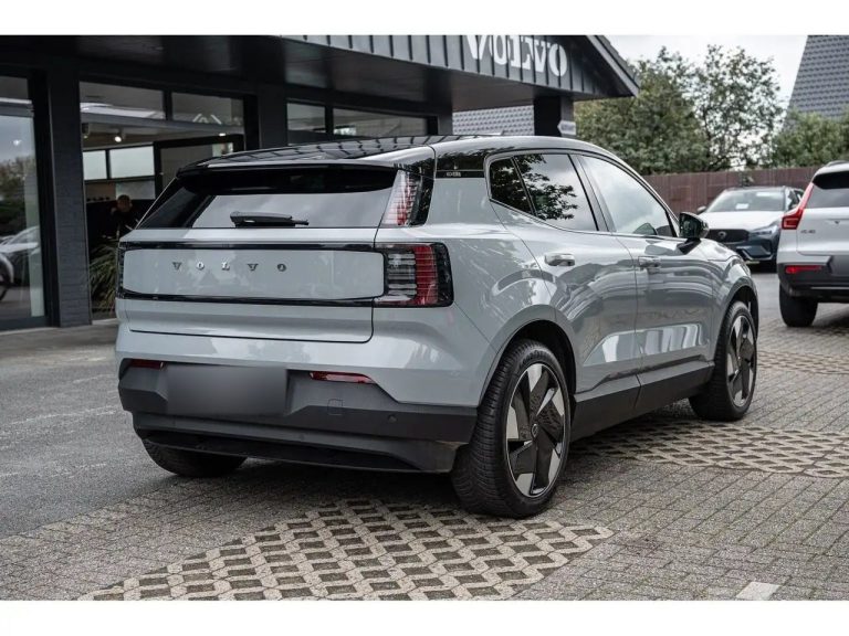 Volvo EX30 Extended Range Plus - photo 3