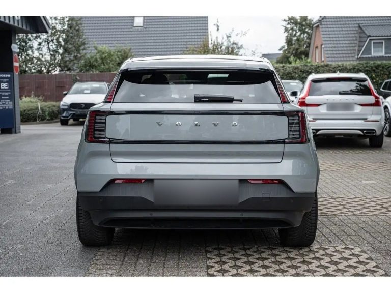 Volvo EX30 Extended Range Plus - photo 4