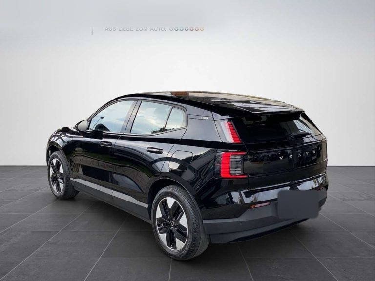 Volvo EX30 Extended Range Core - photo 4