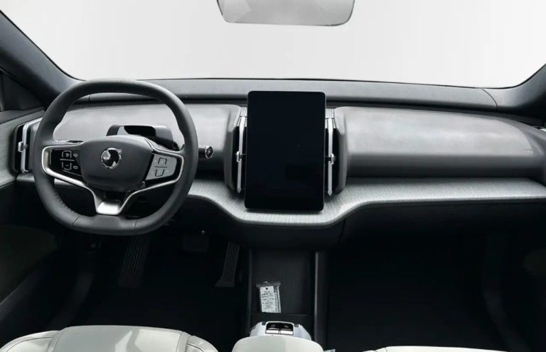 Volvo EX30 Cross Country Twin Motor Performance Ultra - photo 4