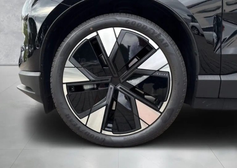 Volvo EX30 Single Motor Extended Range Ultra - photo 9